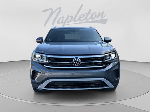 Used 2021 Volkswagen Atlas Cross Sport SE w/ Panoramic Sunroof Package AWD/4WD image 2