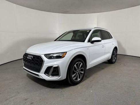 Used 2023 Audi Q5 2.0T Premium w/ Convenience Package image 24