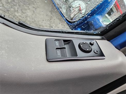 Used 2001 Volkswagen Eurovan MV image 15