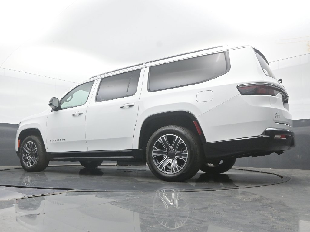 Used 2024 Jeep Wagoneer L Series II AWD/4WD image 53