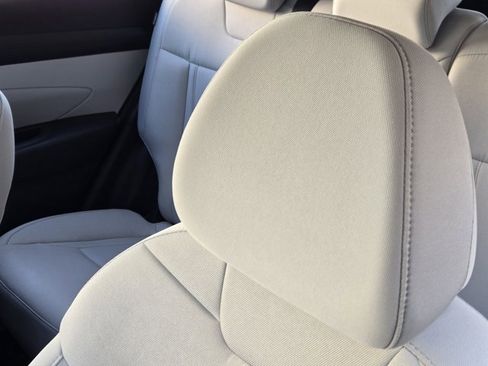 Certified 2025 Hyundai Tucson SE image 14