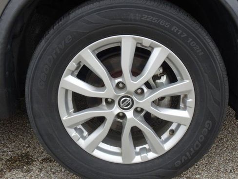 Used 2020 Nissan Rogue SV AWD/4WD image 30