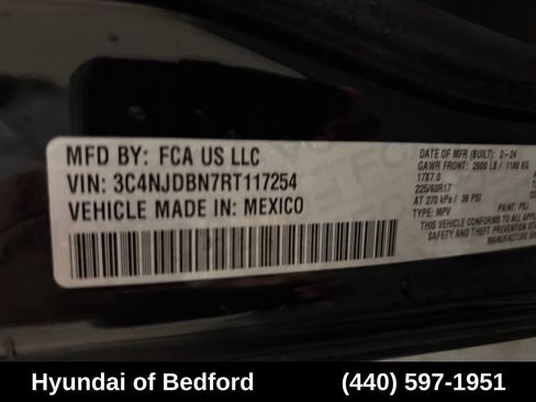 Used 2024 Jeep Compass Latitude AWD/4WD image 14