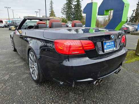 Used 2011 BMW M3 Convertible w/ Convenience Pkg image 9