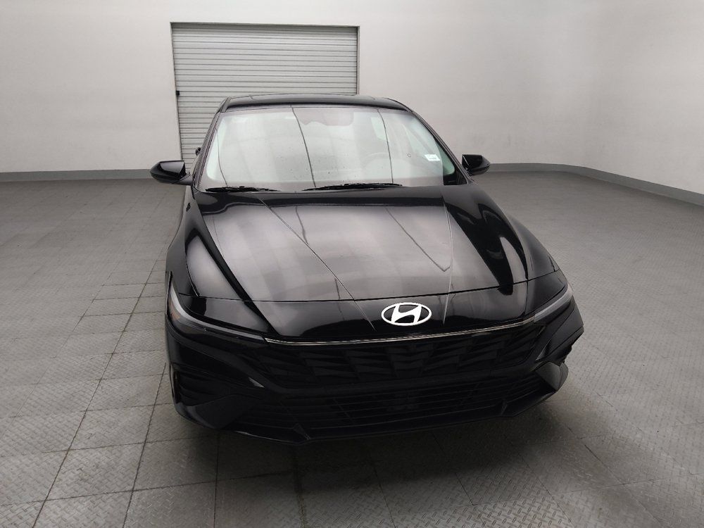 Used 2025 Hyundai Elantra SEL FWD image 14