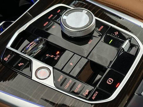 Used 2026 BMW X7 xDrive40i w/ M Sport Package image 22