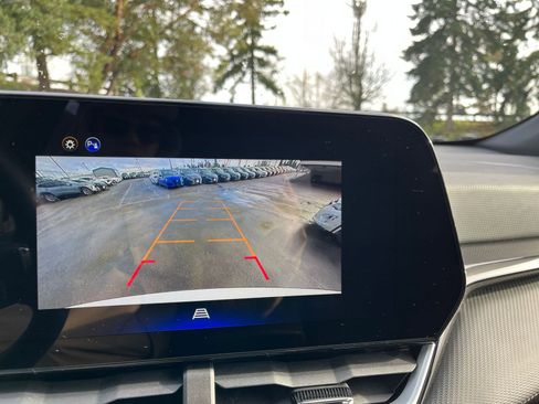 Used 2025 Chevrolet Equinox LT image 24