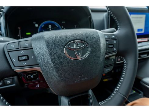 Used 2026 Toyota Camry SE w/ Convenience Package FWD image 28