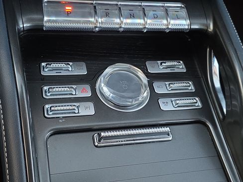 Used 2024 Lincoln Nautilus Reserve w/ Equipment Group 202A image 23