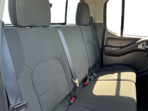 Used 2019 Nissan Frontier PRO-4X image 14