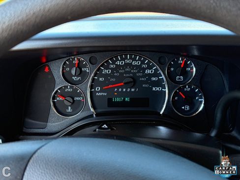 Used 2025 Chevrolet Express 3500 w/ Driver Convenience Package image 14