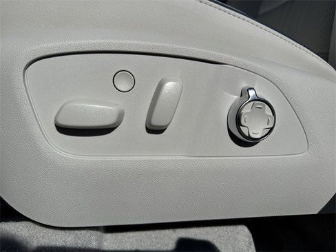 New 2026 Buick Enclave Avenir w/ Super Cruise Package image 12