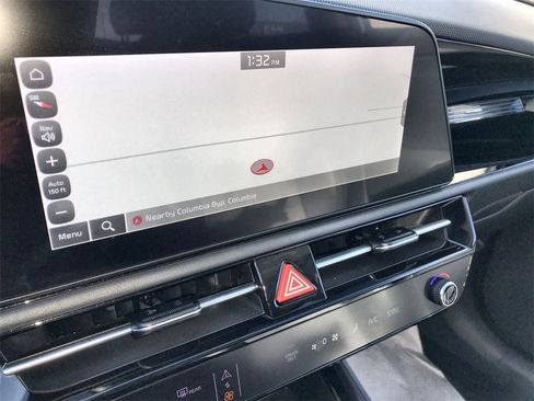 Used 2024 Kia Niro EX image 24