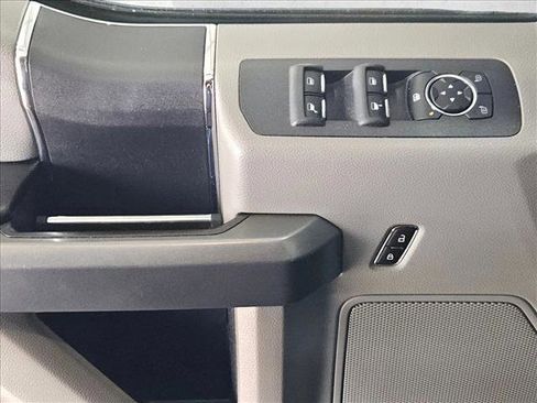 Used 2016 Ford F150 XLT image 6