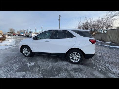 Certified 2023 Chevrolet Equinox LS w/ LS Convenience Package image 5