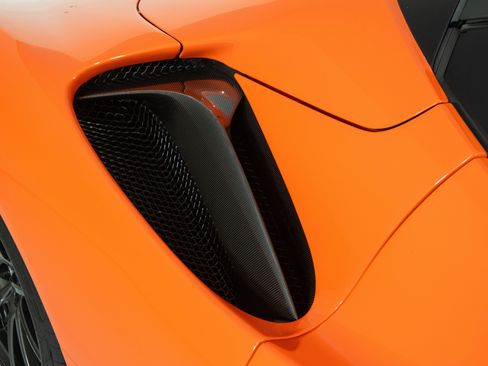Certified 2022 Ferrari SF90 Spider AWD/4WD image 16