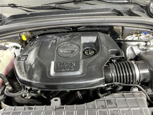 Used 2022 Jeep Grand Cherokee Overland w/ Luxury Tech Group IV image 32