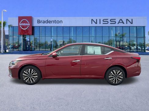 Certified 2023 Nissan Altima 2.5 SV image 8