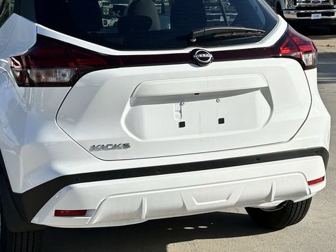Used 2025 Nissan Kicks Play S FWD image 6