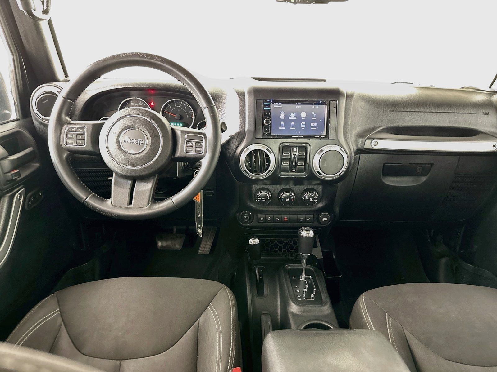 Used 2015 Jeep Wrangler Unlimited Rubicon w/ Dual Top Group AWD/4WD image 22