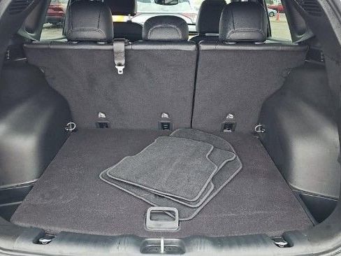 Used 2024 Jeep Compass Limited image 13