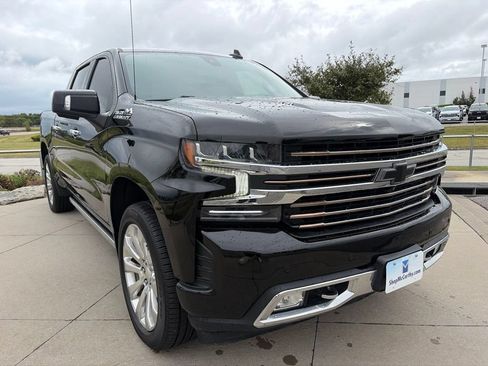 Used 2021 Chevrolet Silverado 1500 High Country w/ Technology Package AWD/4WD image 2