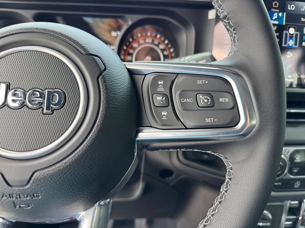 New 2025 Jeep Wrangler Unlimited Sahara AWD/4WD image 21