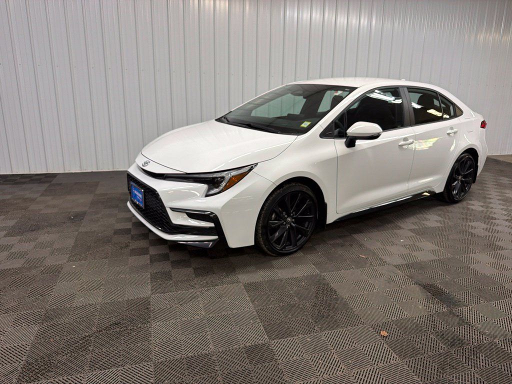 Used 2024 Toyota Corolla SE FWD image 5