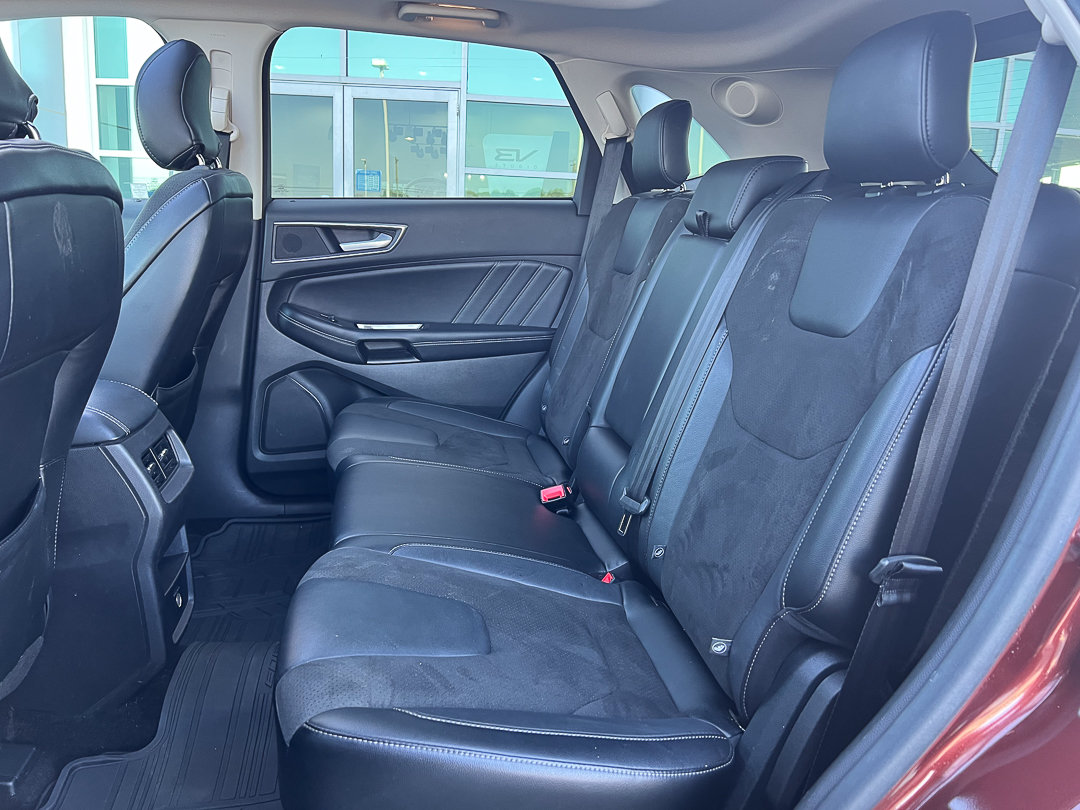 Used 2016 Ford Edge Sport w/ Cold Weather Package AWD/4WD image 28