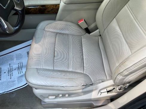 Used 2015 GMC Yukon Denali w/ Premium Package AWD/4WD image 29