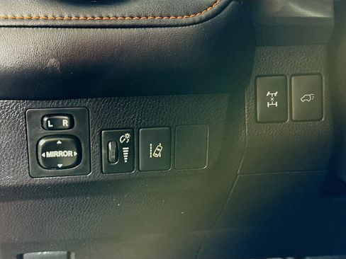 Used 2018 Toyota RAV4 SE w/ Advanced Technology Package AWD/4WD image 10