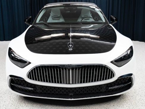 New 2026 Mercedes-Benz Maybach SL 680 image 2