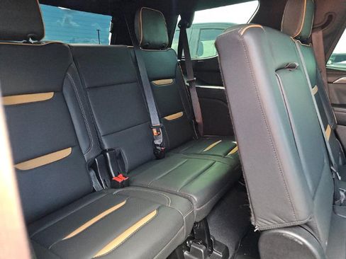 Used 2023 GMC Yukon AT4 AWD/4WD image 6