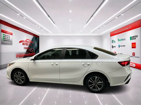 Used 2024 Kia Forte LXS w/ LXS Technology Package FWD image 4