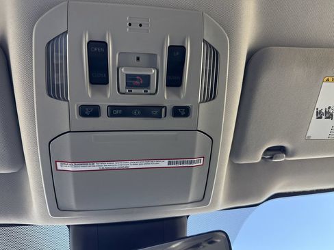 Used 2021 Toyota Highlander XLE FWD image 26