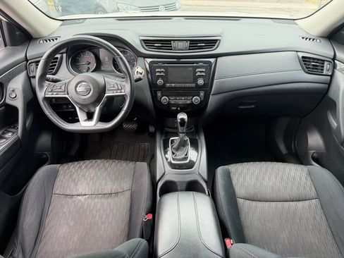Used 2017 Nissan Rogue SV FWD image 7