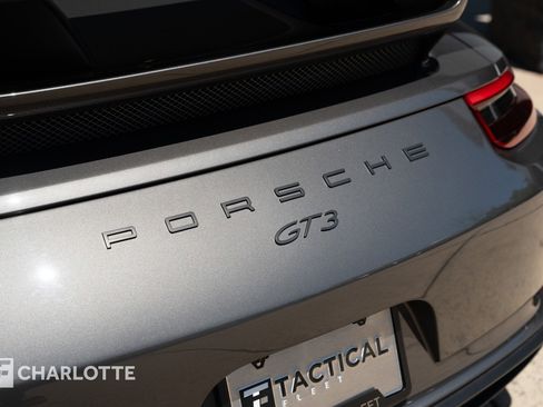 Used 2019 Porsche 911 GT3 RWD image 15