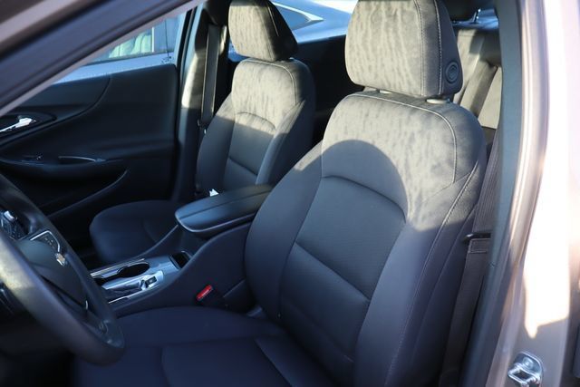 Used 2025 Chevrolet Malibu LT FWD image 7