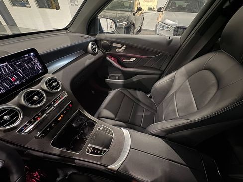 Used 2022 Mercedes-Benz GLC 300 4MATIC image 32