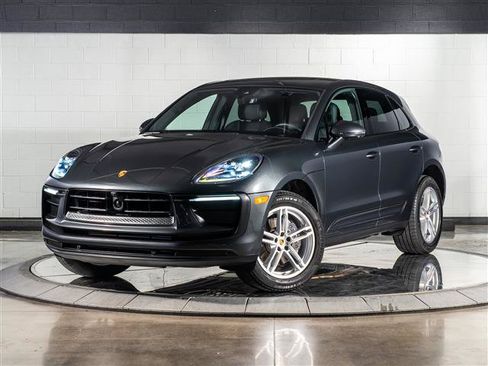 Used 2025 Porsche Macan AWD/4WD image 1
