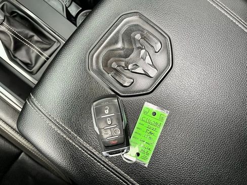 Used 2022 RAM 1500 Laramie AWD/4WD image 45