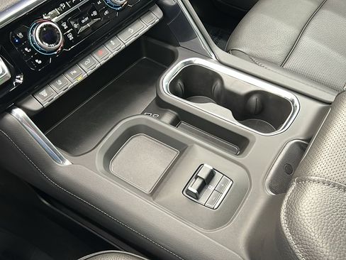 Used 2025 GMC Sierra 3500 Denali image 26