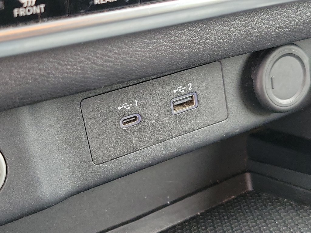 Used 2023 Nissan Rogue SV FWD image 29