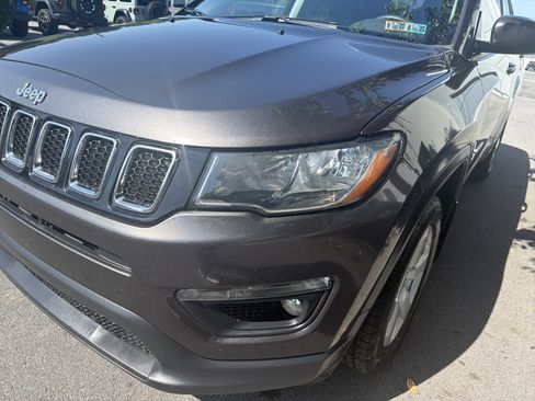 Used 2021 Jeep Compass Latitude AWD/4WD image 10