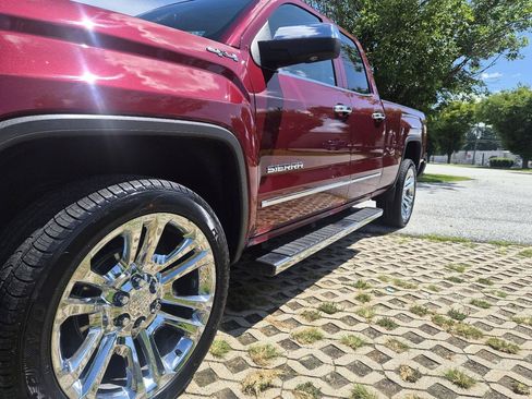 Used 2014 GMC Sierra 1500 SLT w/ SLT Preferred Package AWD/4WD image 5