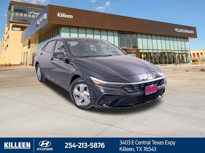 New 2025 Hyundai Elantra SE