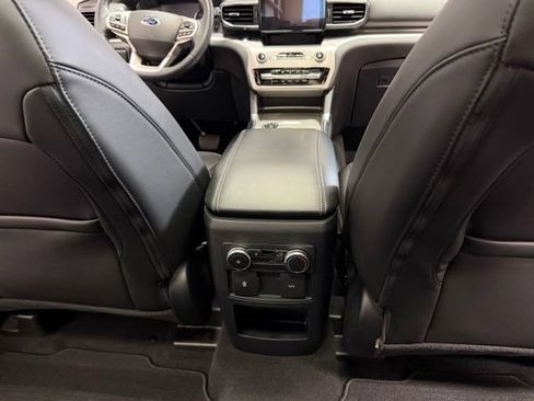 Used 2021 Ford Explorer XLT w/ Equipment Group 202A AWD/4WD image 35