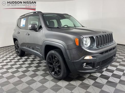 Used 2016 Jeep Renegade Latitude image 1