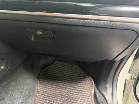 Used 2017 Subaru Forester 2.5i Touring w/ Popular Package #2 image 38