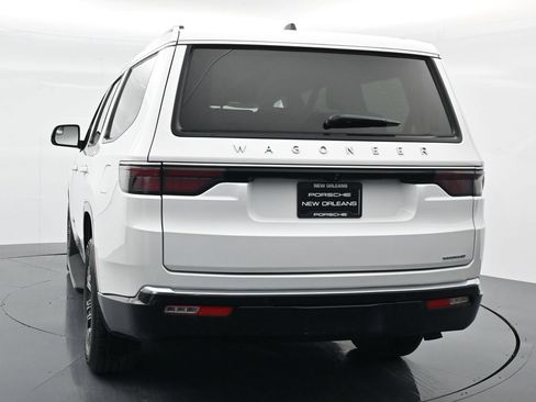 Used 2024 Jeep Wagoneer Series II RWD image 6